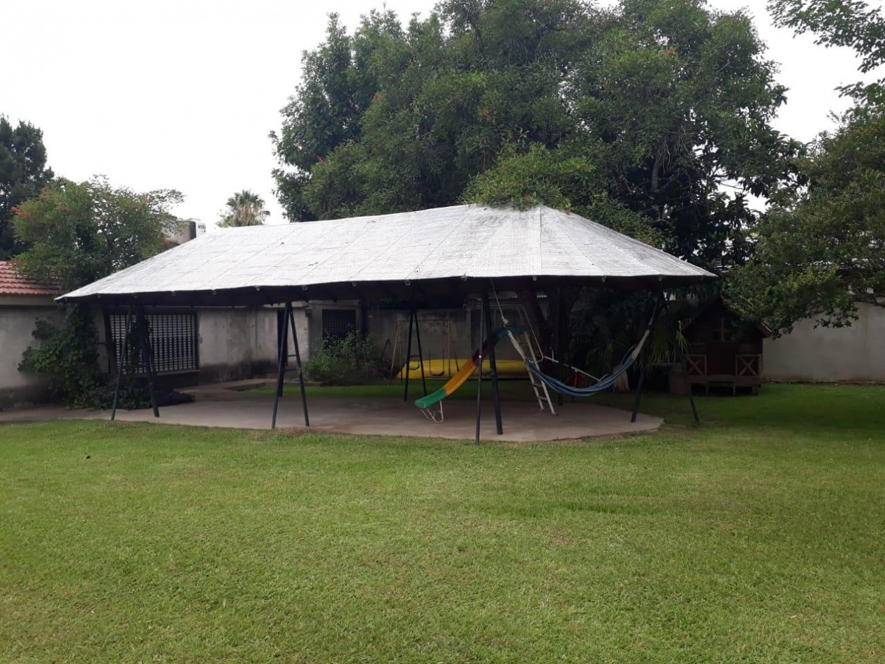 Casa con terreno y pileta