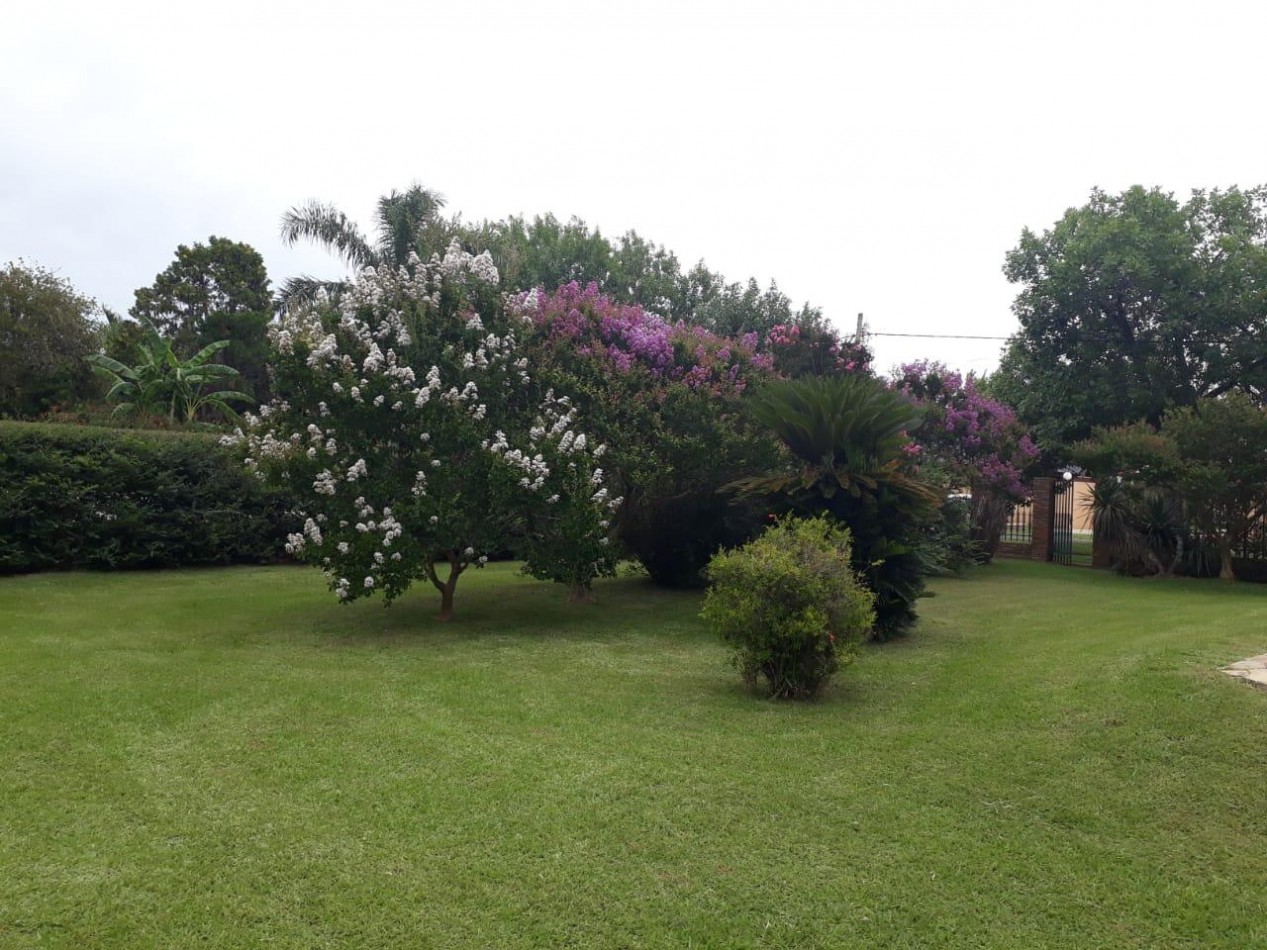 Casa con terreno y pileta