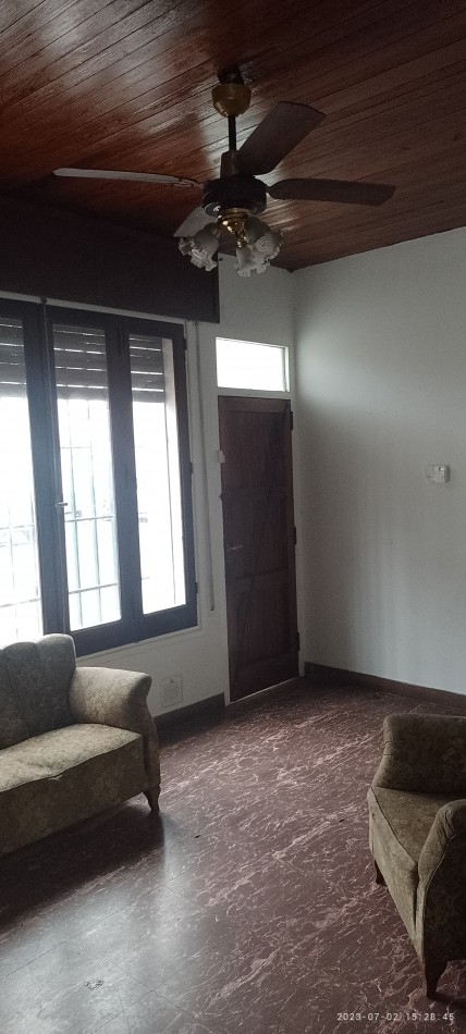 Venta casa con cochera