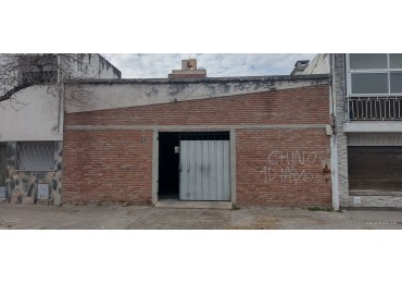 Galpon, quincho, jardin y pileta